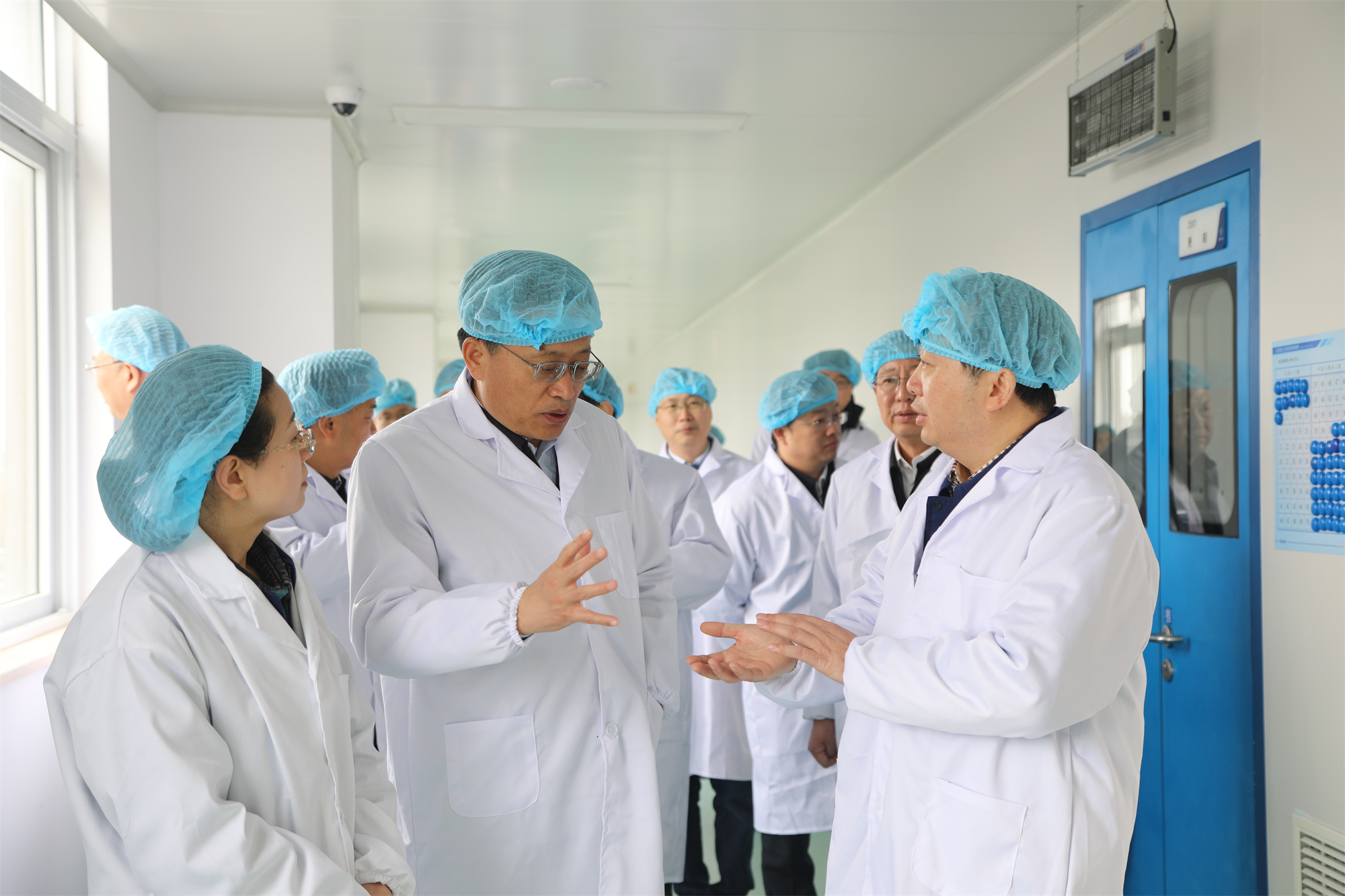 江苏省副省长胡广杰一行莅临尊龙药业调研指导