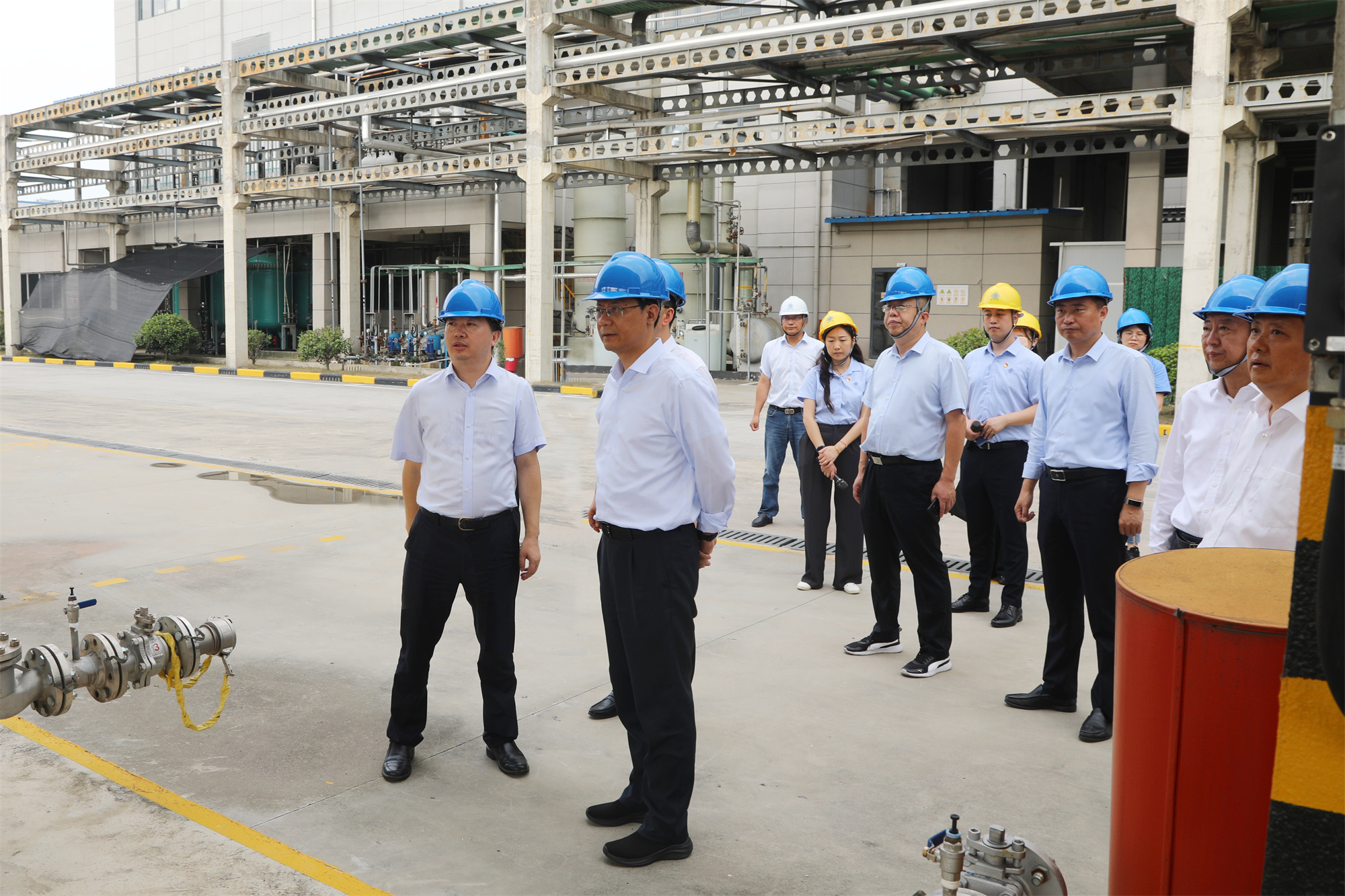 市委书记王进健赴尊龙药业开展节前安全生产检查